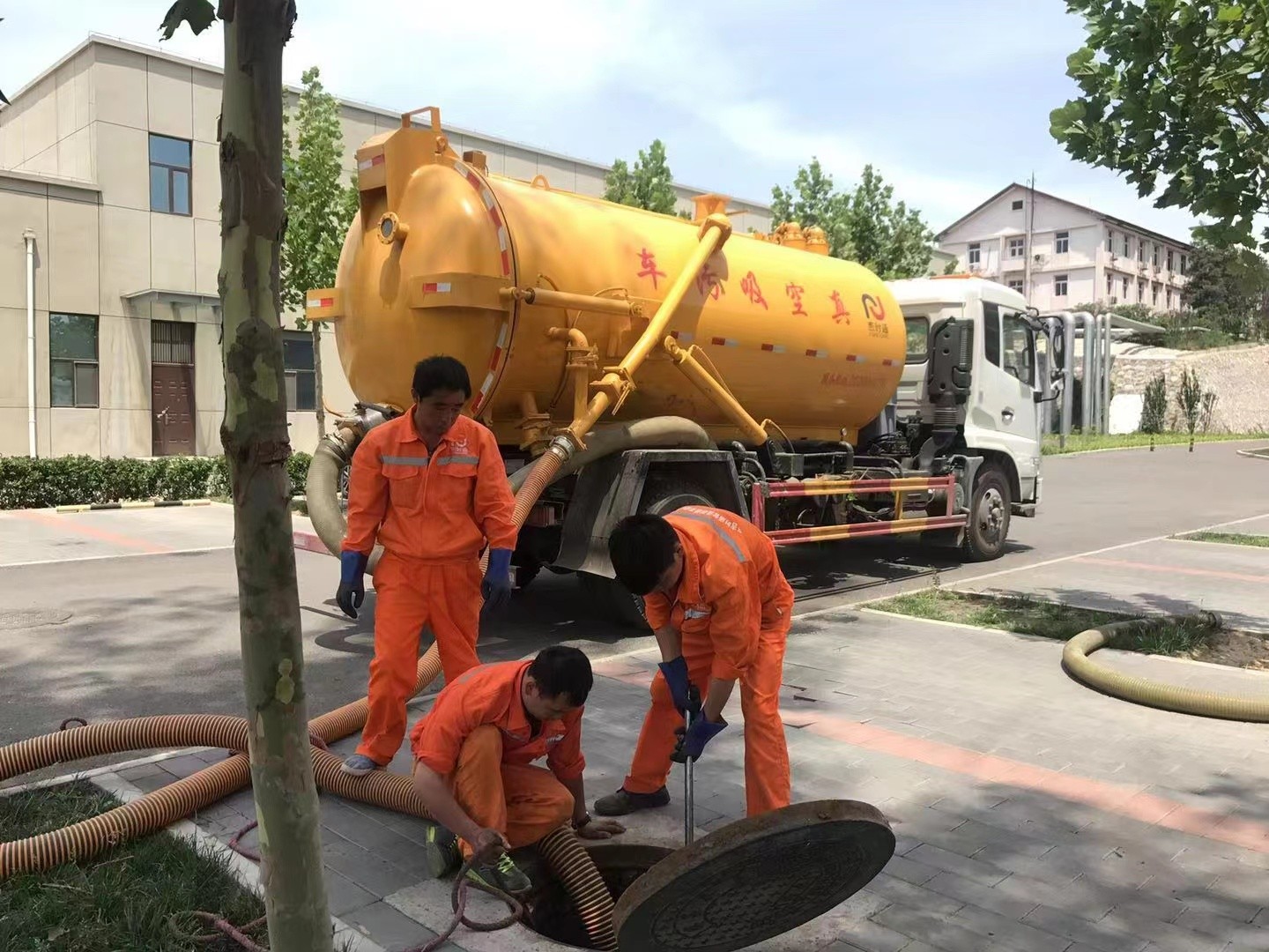 峨山化粪池清理与5-8吨吸粪车施工效率分析